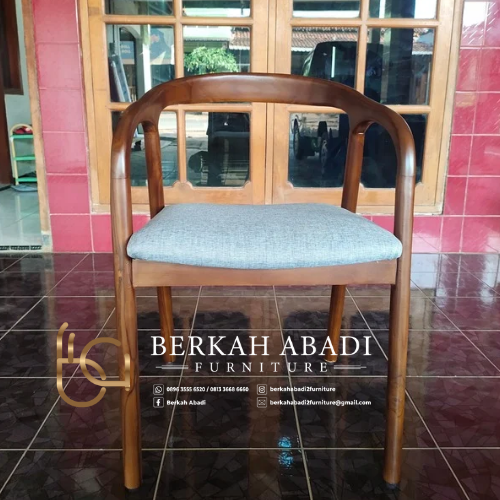 kursi Selly 