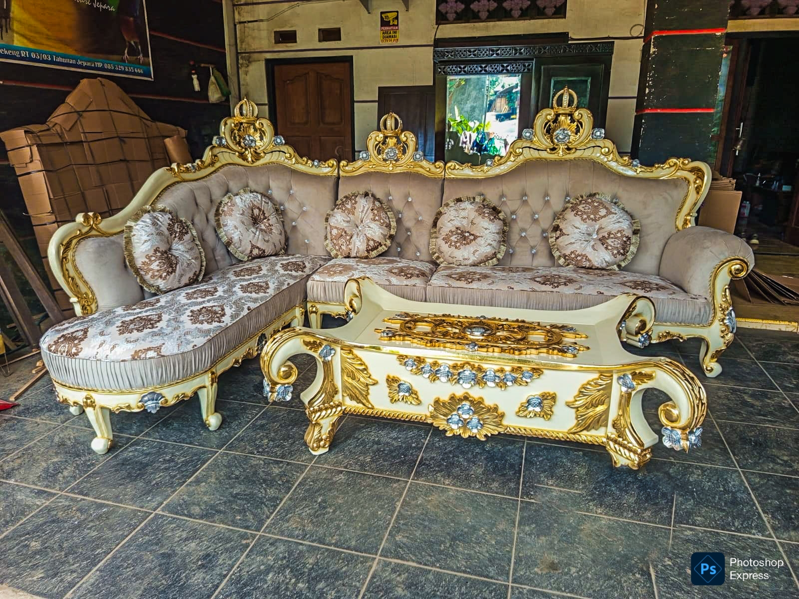 sofa mahkota
